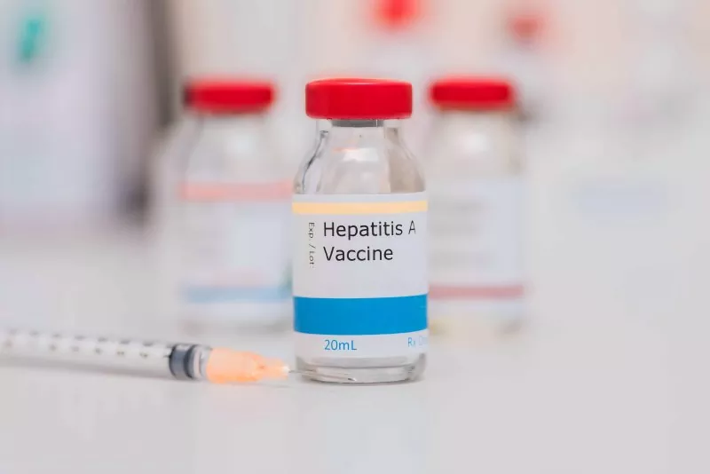Kaip pasirinkti tarp gyvų susilpnintų ir inaktyvuotų hepatito A vakcinų?